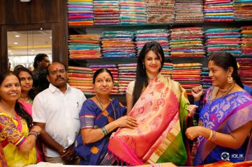 Kamna Jethmalani Launches Nakashatra Fashion Store